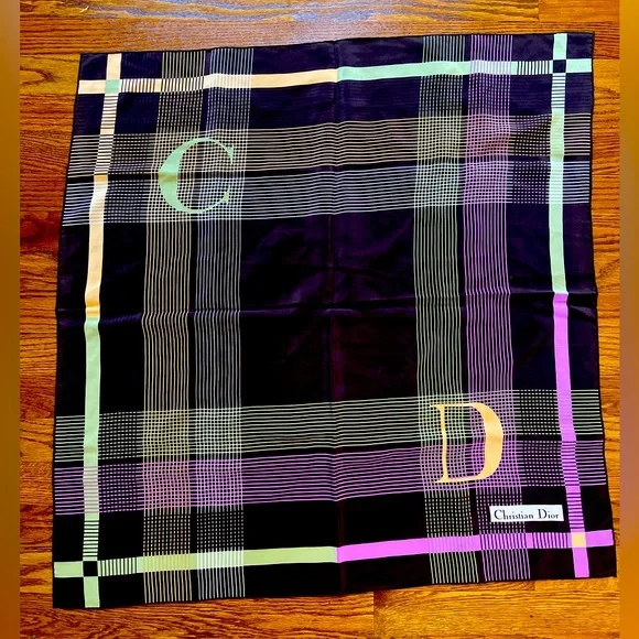 Beautiful Christian Dior silk scarf - Picture 1 of 9